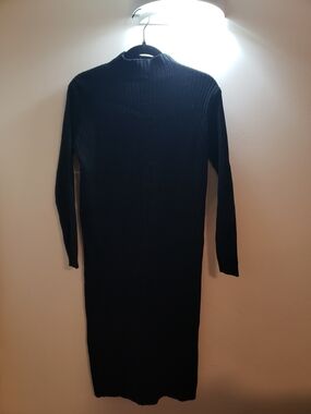 Classic Black Ribbed Long-Sleeve Dress